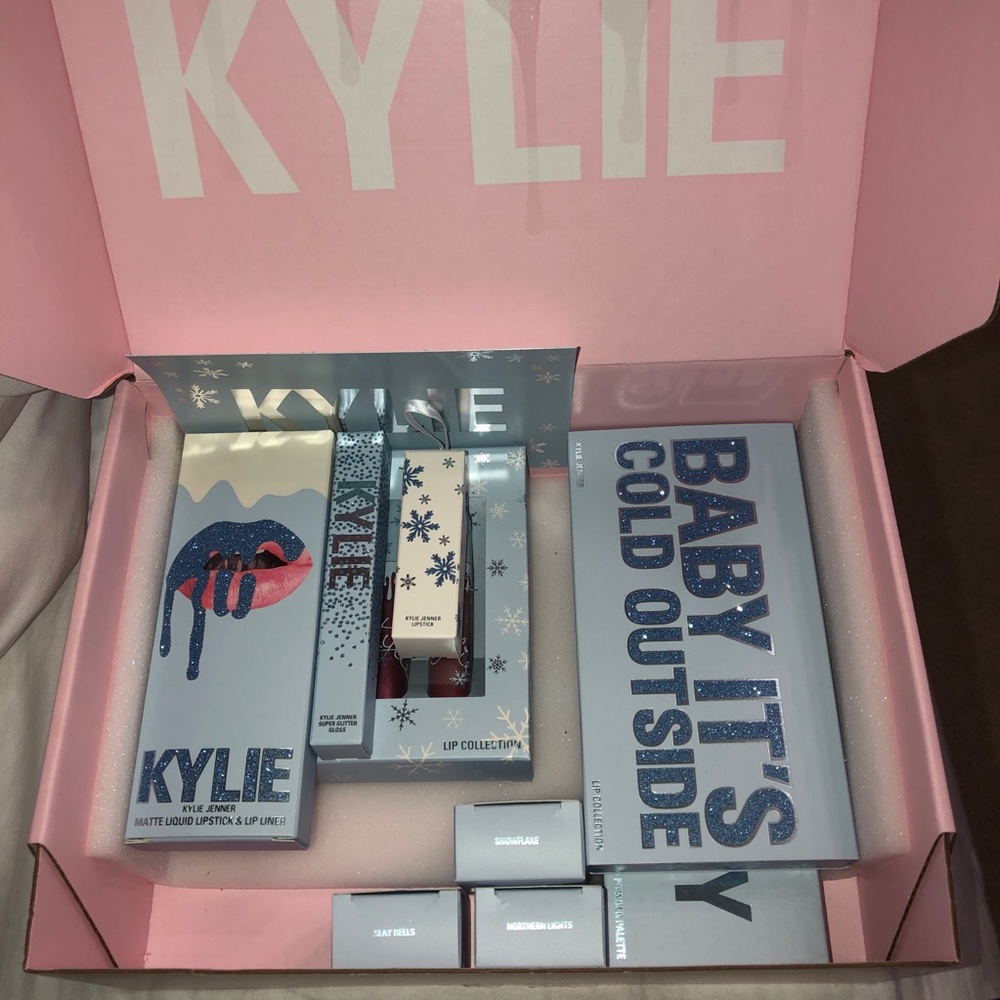 Kylie Cosmetics Holiday 2018 bundle